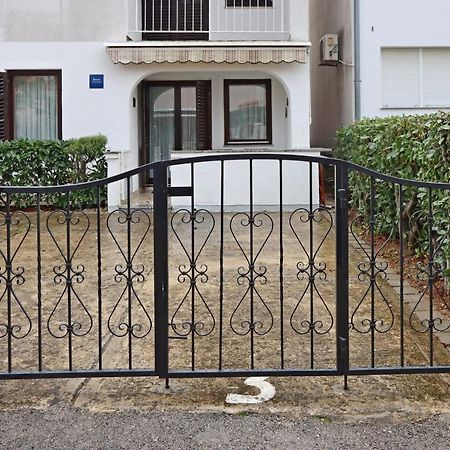 Apartments with a parking space Vantacici, Krk - 18476 Malinska Bagian luar foto