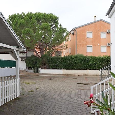Apartments with a parking space Vantacici, Krk - 18476 Malinska Bagian luar foto