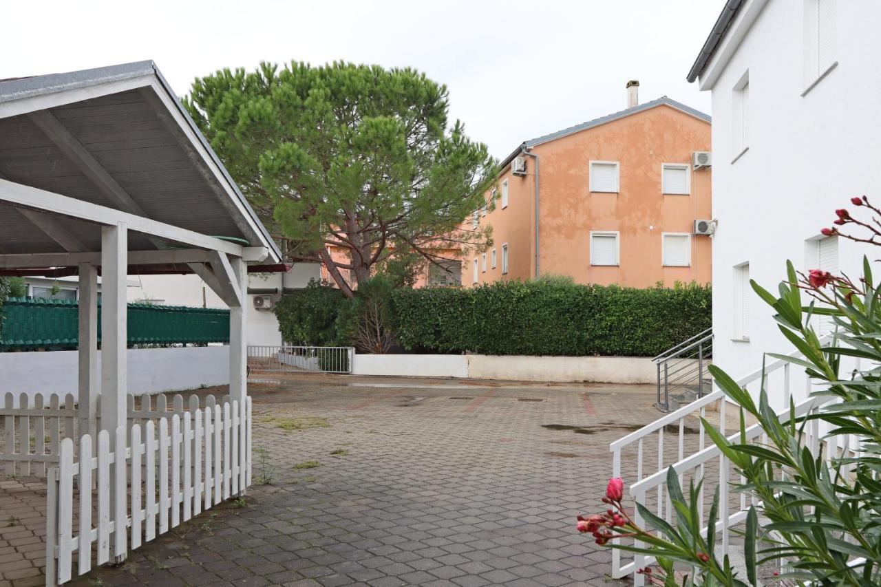 Apartments with a parking space Vantacici, Krk - 18476 Malinska Bagian luar foto